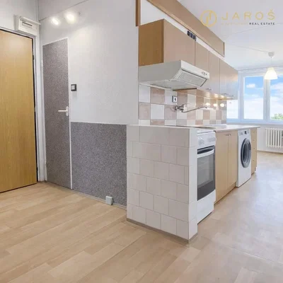 Küche; küchengeräte, holzboden, tageslicht, renoviert