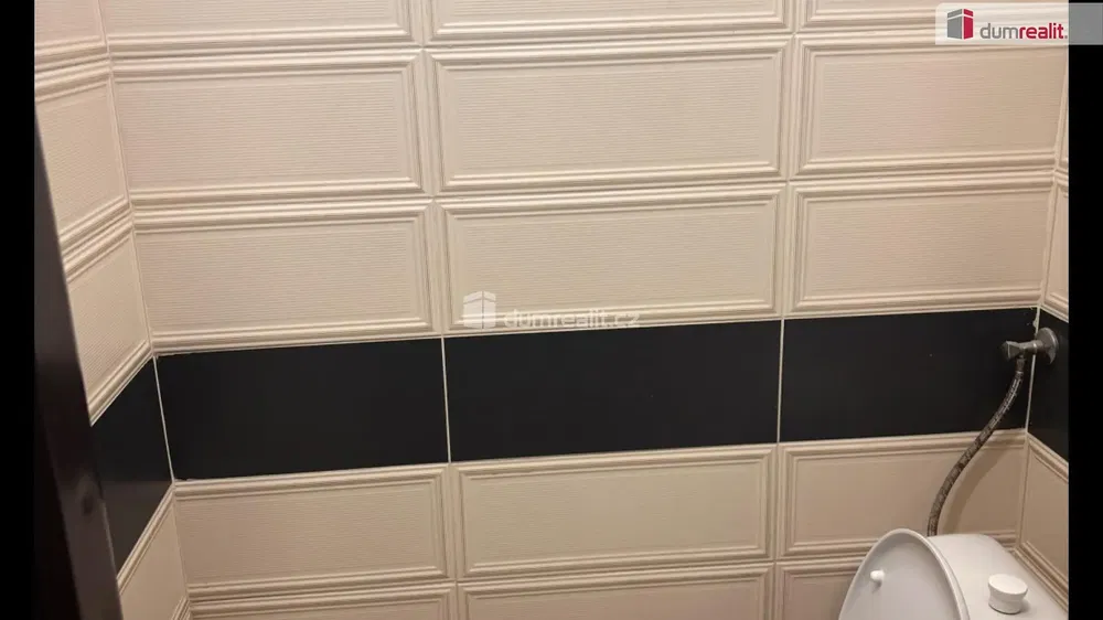 Tuvalet; fayans zemin, tadilatlı