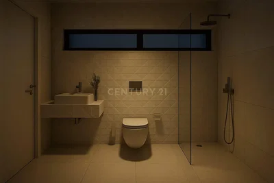Banyo; fayans zemin, doğal ışık, tadilatlı