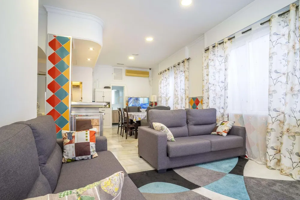 Obývací pokoj; přirozené světlo, moderní styl