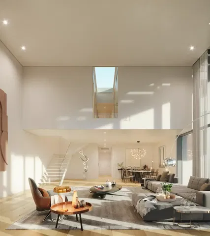 Salón; luz natural, techos altos, suelo de madera, estilo moderno