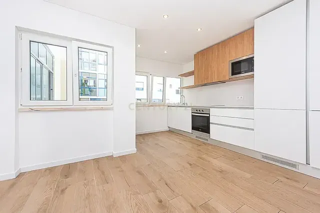 Küche; küchengeräte, tageslicht, holzboden, moderner stil