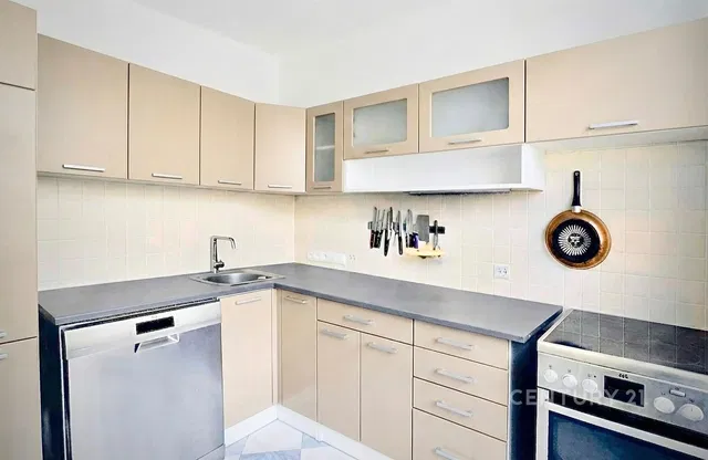 Cuisine; électroménager, carrelage