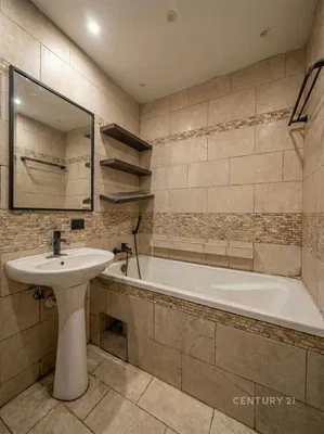 Banyo; fayans zemin, tadilatlı, doğal ışık, modern stil