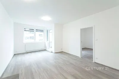 Wohnzimmer; tageslicht, fliesenboden