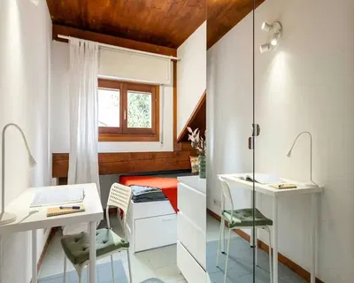 غرفة نوم; ضوء طبيعي, عوارض خشبية, أرضية من البلاط