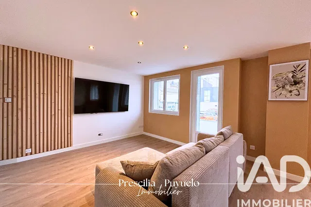 Дневна соба; природно светло, модерни стил