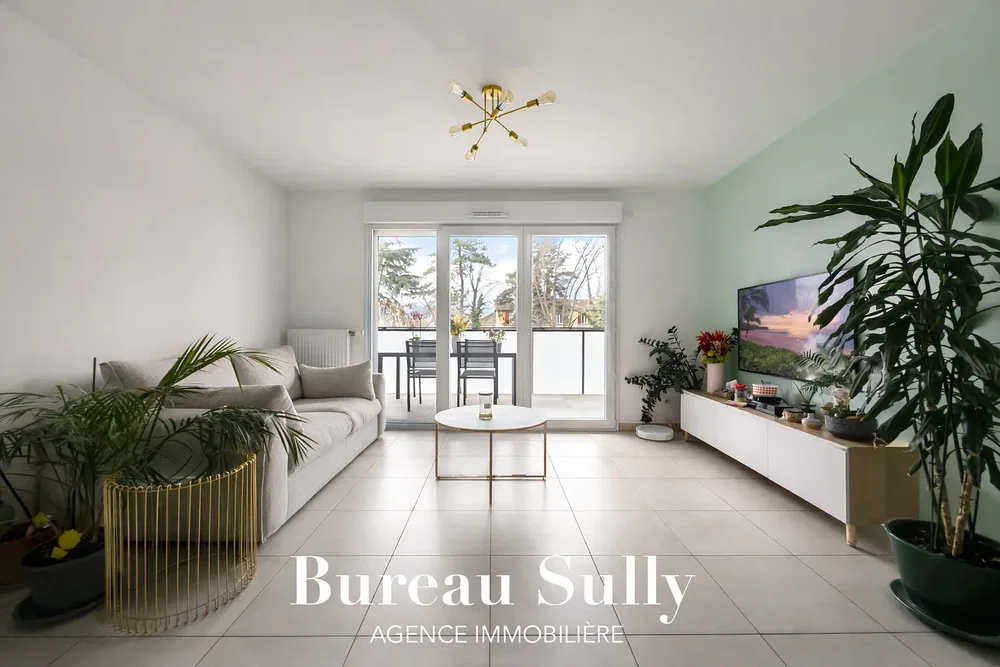 Soggiorno; vista, pavimento in piastrelle, luce naturale, stile moderno