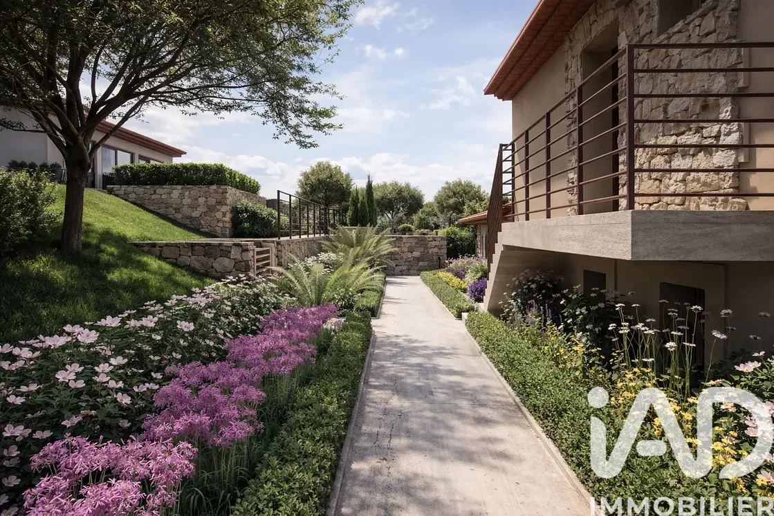 Maison et environs; vue