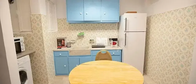 Kuchyňa; kuchynské spotrebiče, dlažba