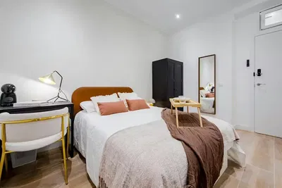 Chambre; lumière naturelle, style moderne