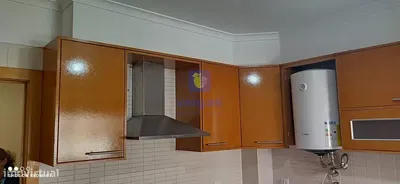 Kuhinja; kućanski aparati, bojler