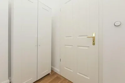 Vestiyer; ahşap zemin, tadilatlı