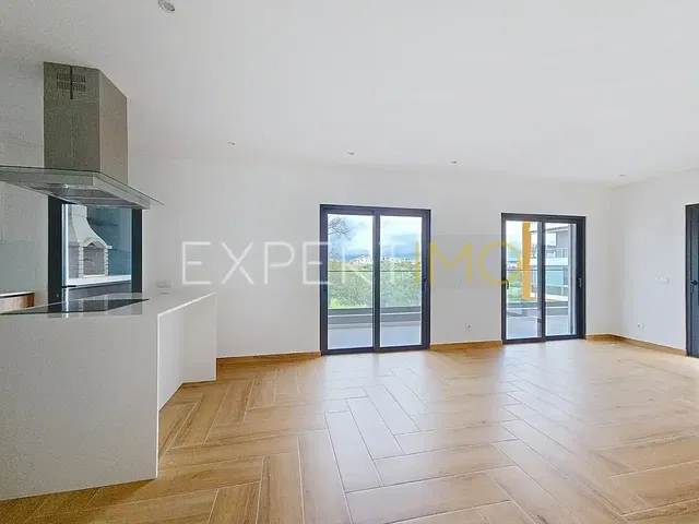 Wohnzimmer; blick, küchengeräte, holzboden, tageslicht, moderner stil