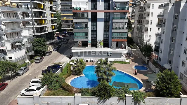 Dům a okolí; výhled