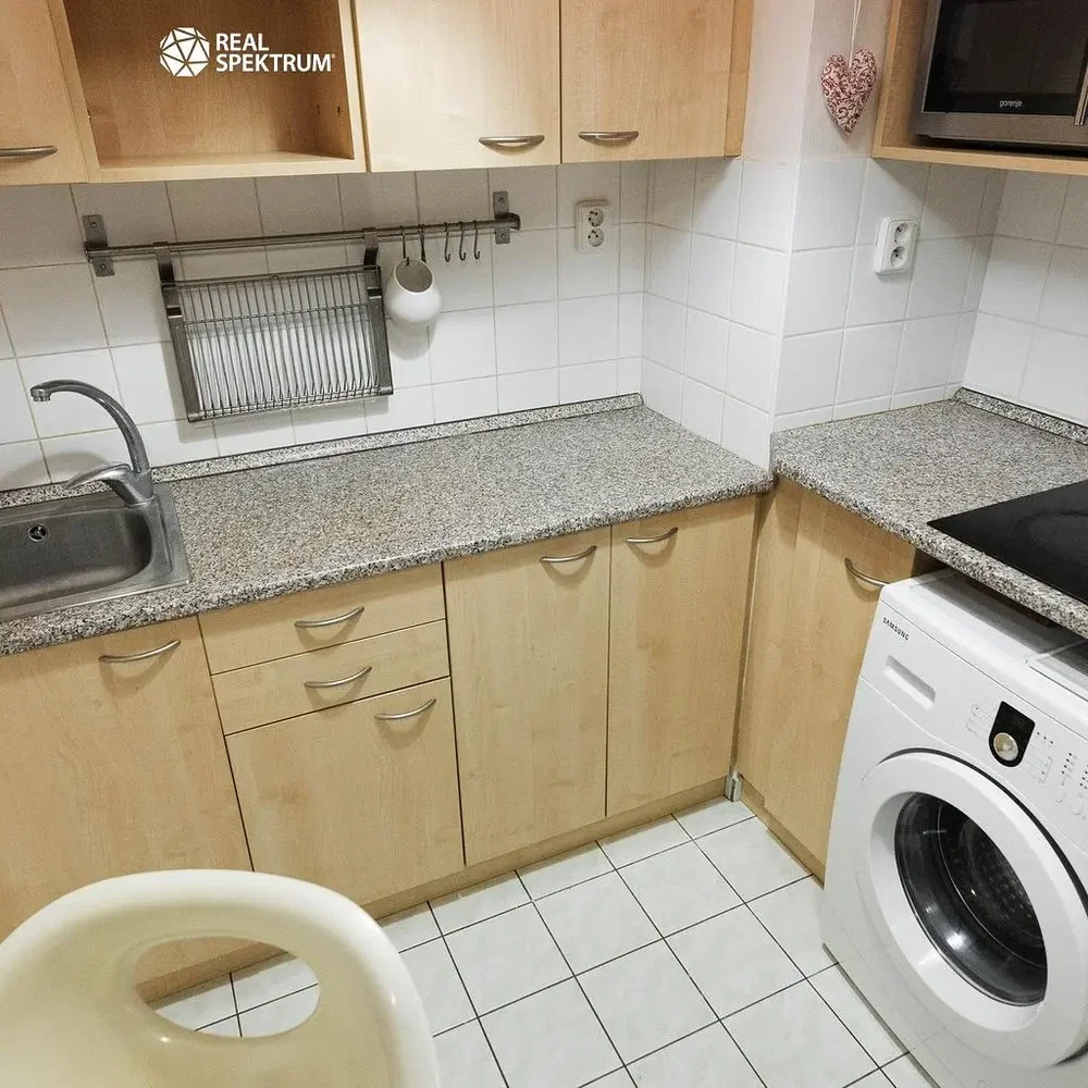 Küche; küchengeräte, fliesenboden