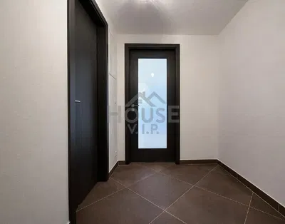 Garderobe; fliesenboden