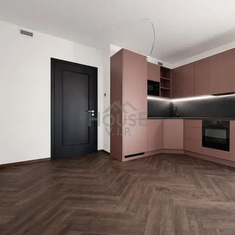Küche; küchengeräte, renoviert, tageslicht