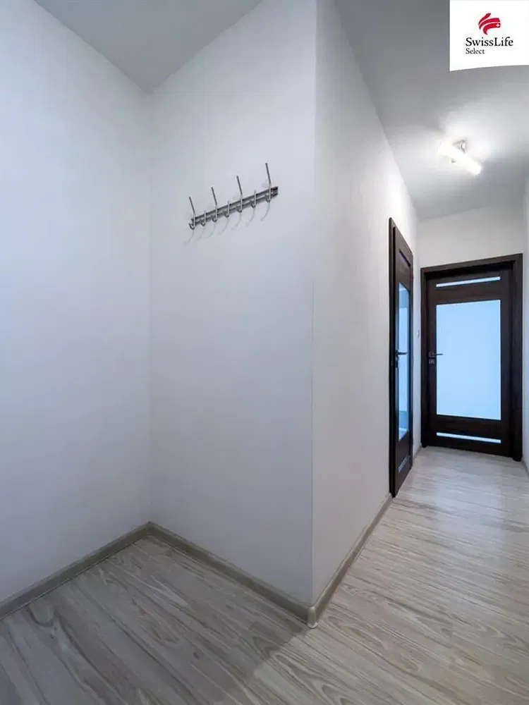 Garderobe; holzboden, tageslicht