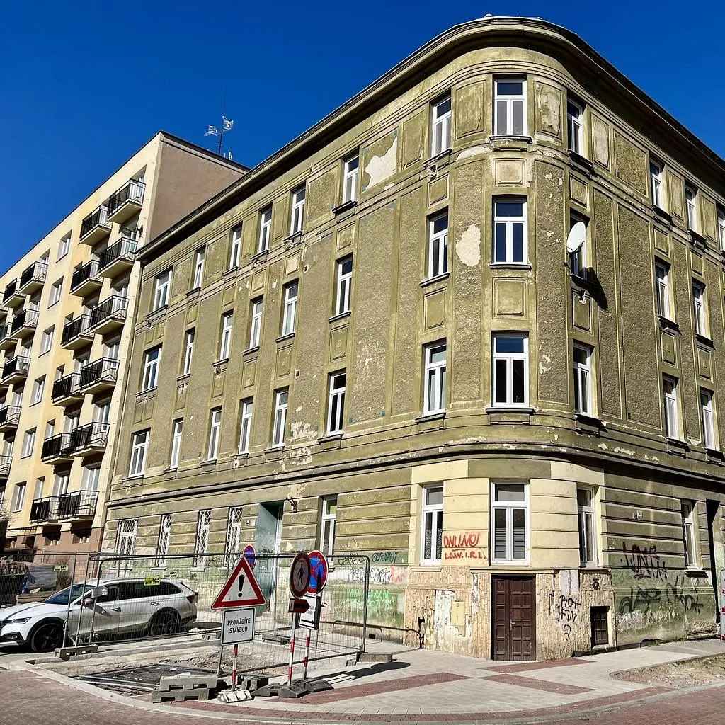 Haus und umgebung; renovierungsbedürftig