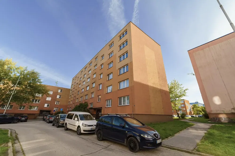 Dům a okolí
