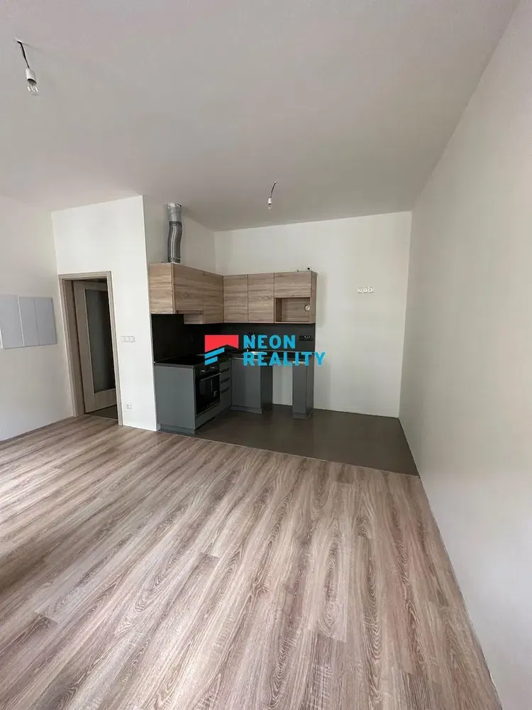 Küche; holzboden, renoviert