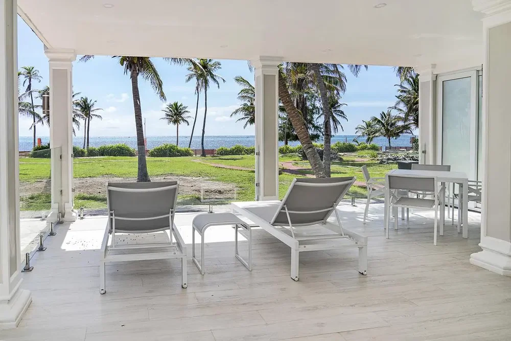 Terasa; výhled, přirozené světlo