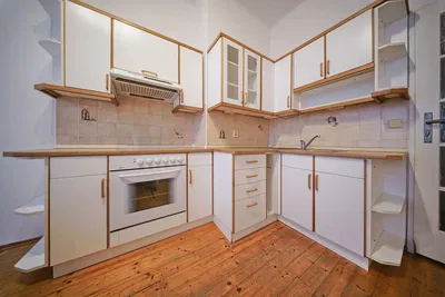 مطبخ; أرضية خشبية, أرضية من البلاط, مجدد