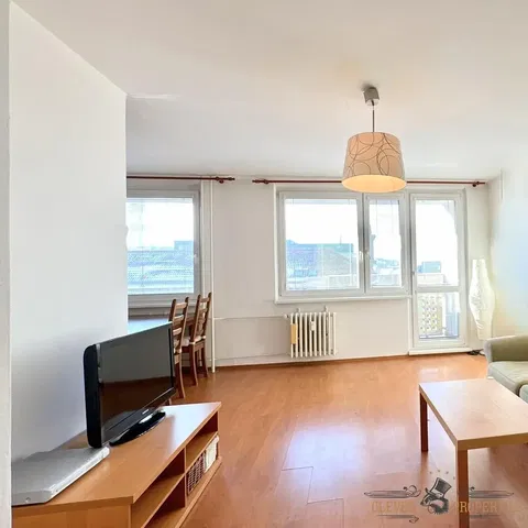 Living room; view, wood floor, natural light, modern style