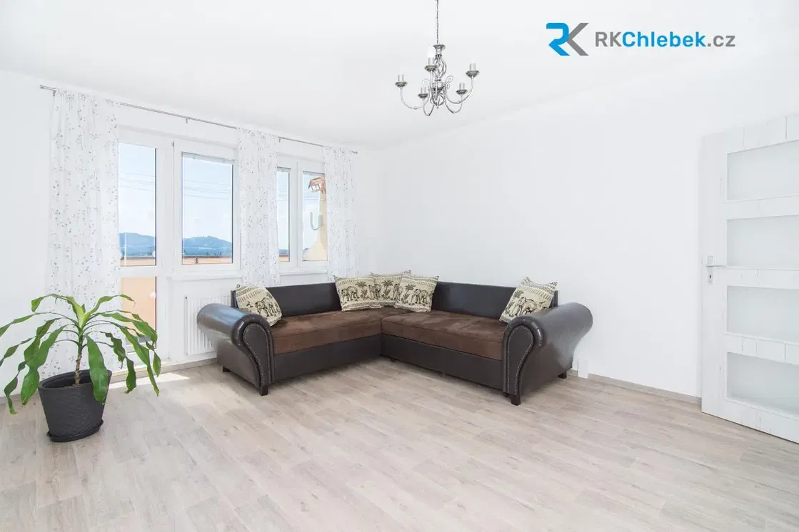 Obývačka; výhľad, prirodzené svetlo