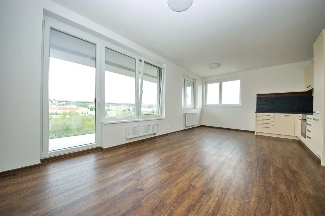 Obývačka; výhľad, prirodzené svetlo