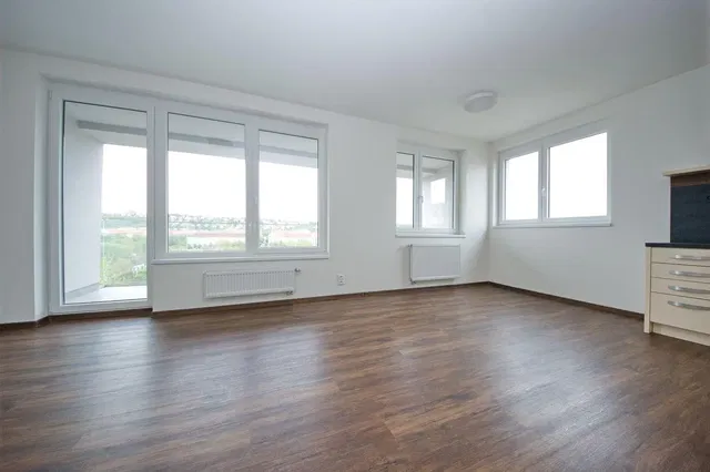 Obývačka; výhľad, prirodzené svetlo