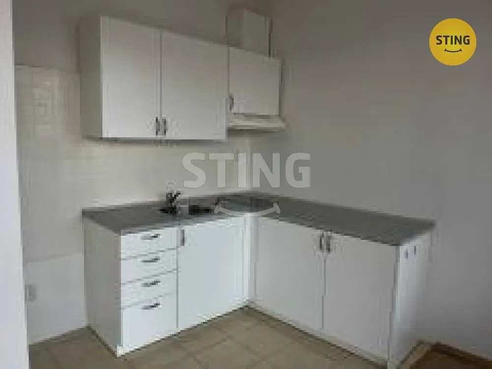 Kuchyňa; kuchynské spotrebiče, dlažba