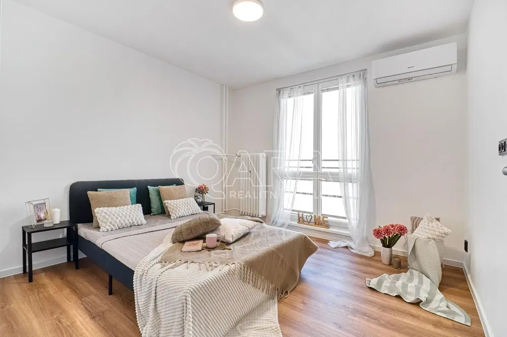 Schlafzimmer; tageslicht, holzboden, moderner stil