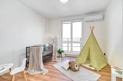 Kinderzimmer; tageslicht, holzboden