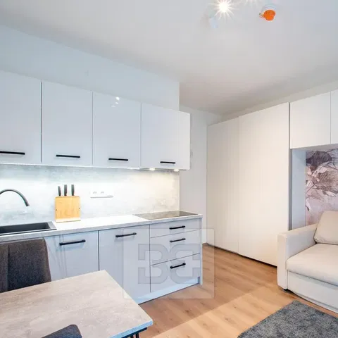 Küche; küchengeräte, moderner stil, renoviert, tageslicht