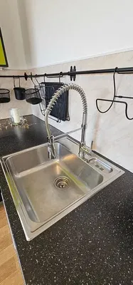 Küche; küchengeräte, fliesenboden