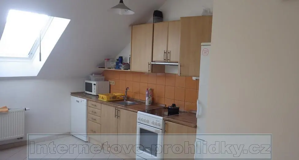 Küche; küchengeräte, tageslicht