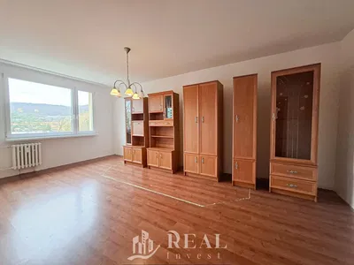 Salon; vue, parquet, lumière naturelle