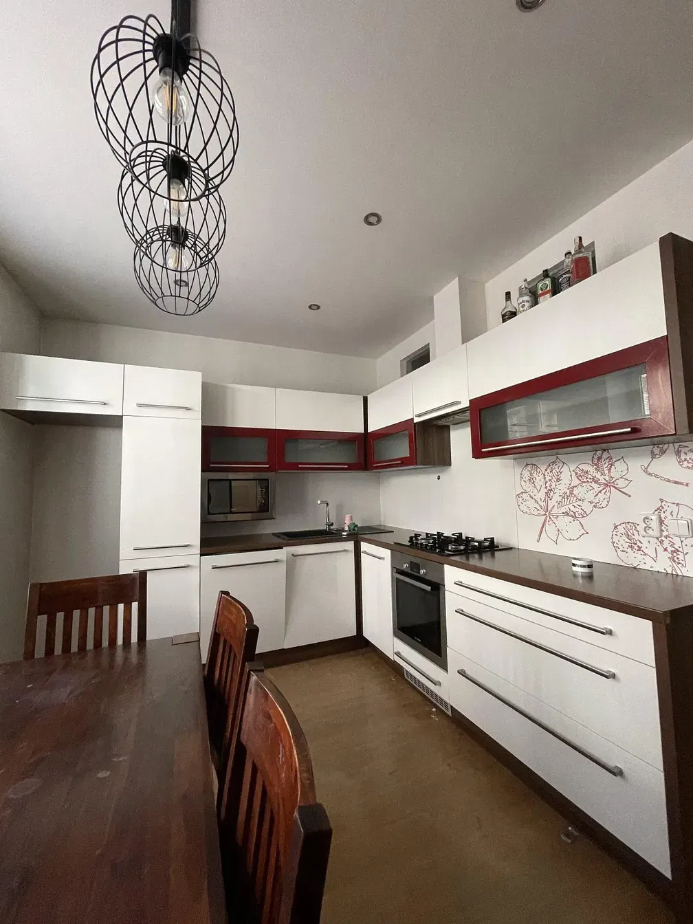 Küche; küchengeräte, tageslicht, moderner stil