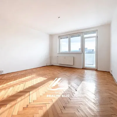 Wohnzimmer; blick, holzboden, tageslicht