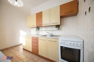 Küche; küchengeräte, fliesenboden, tageslicht