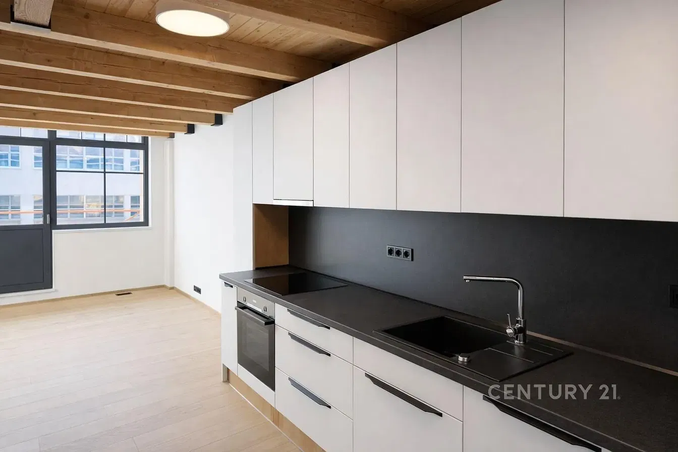 Küche; küchengeräte, holzbalken, renoviert, tageslicht, moderner stil