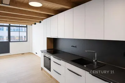 Küche; küchengeräte, holzbalken, renoviert, tageslicht, moderner stil