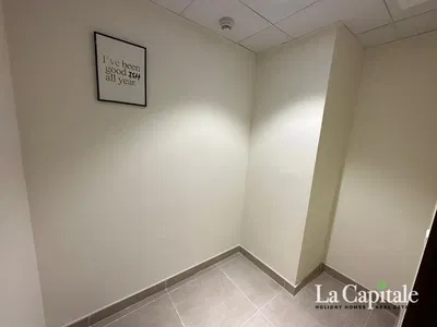 Šatňa; dlažba, prirodzené svetlo