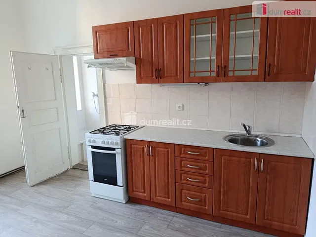 Kuchyně; kuchyňské spotřebiče, dlažba