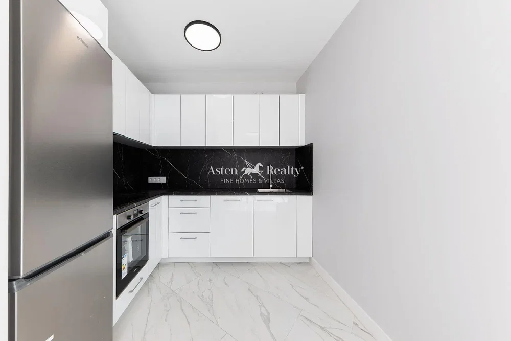 Mutfak; mutfak aletleri, fayans zemin, tadilatlı