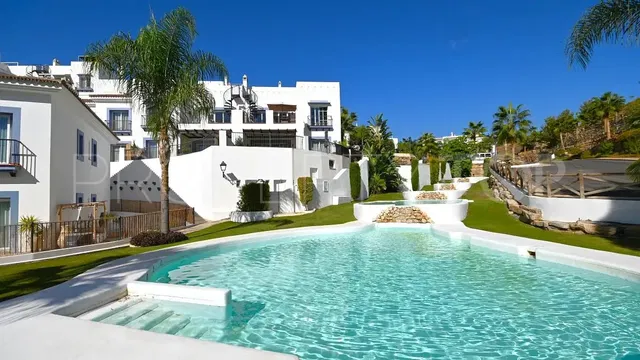 Casa y alrededores; vista, luz natural