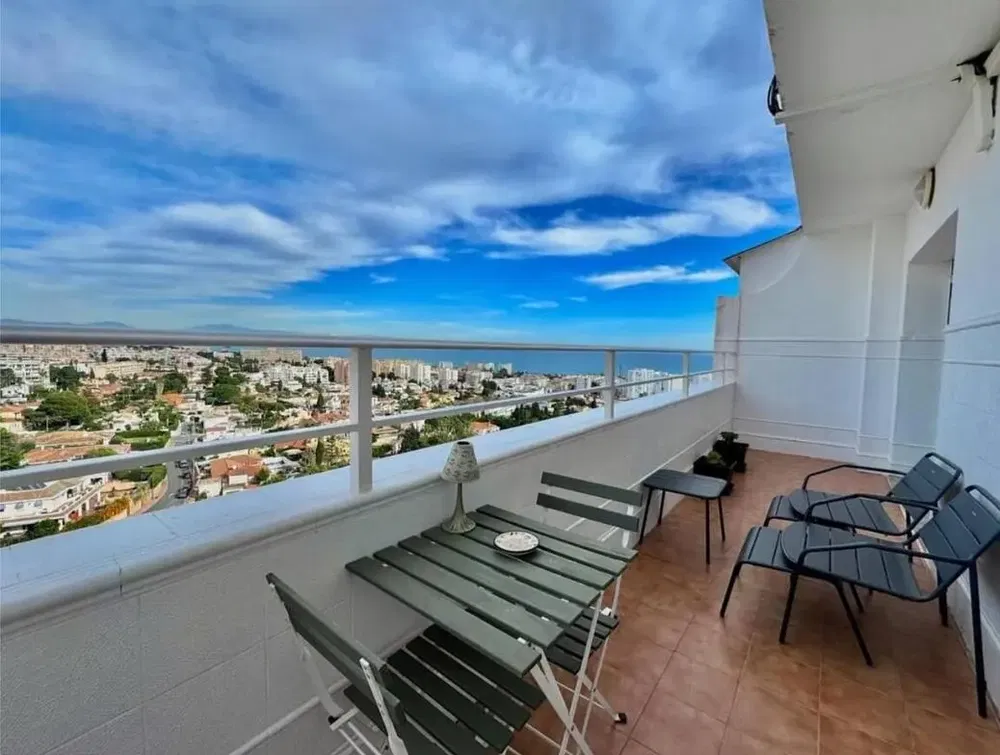 Terraza; vista, suelo de baldosas