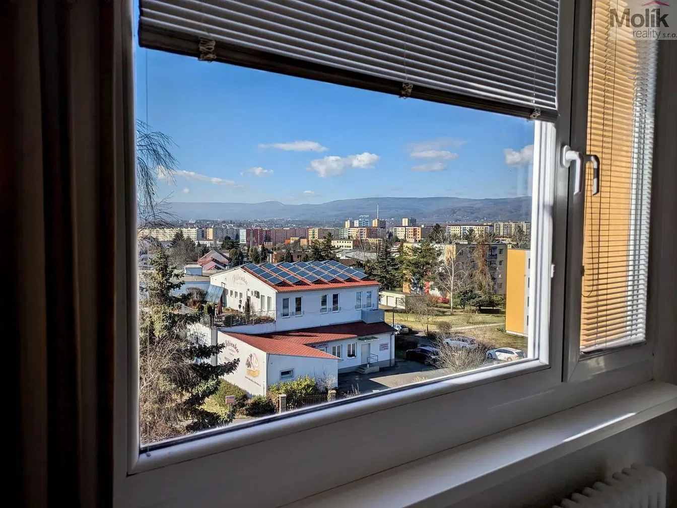 Oturma odası; manzara, doğal ışık